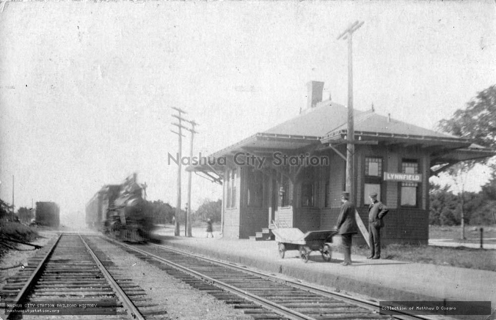 Postcard: Railroad Station, Lynnfield, Massachusetts